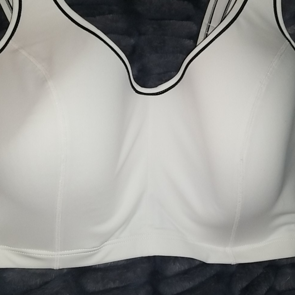 NWOT LIVI ACTIVE BRA 44DDD